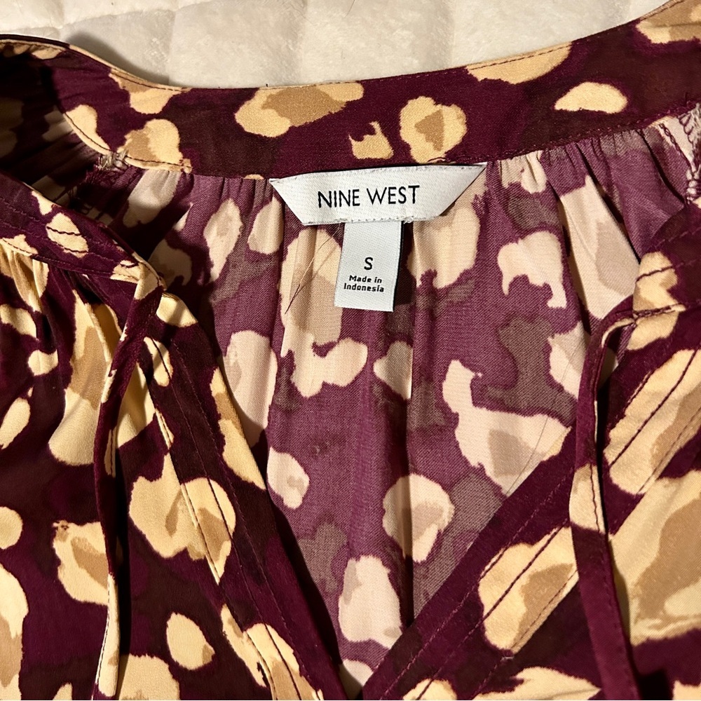 Nine West Long Sleeve V-Neck Printed Blouse in Plum Wild Leopard pattern - Picture 2 of 5
